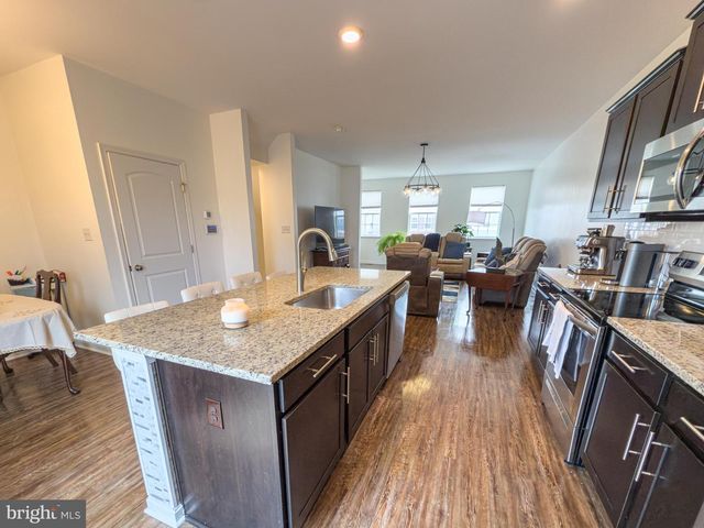 185 DREXEL CT, Martinsburg, WV 25404