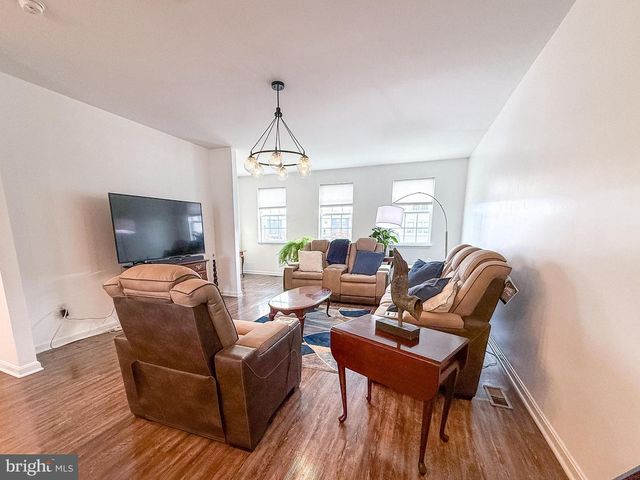 185 DREXEL CT, Martinsburg, WV 25404