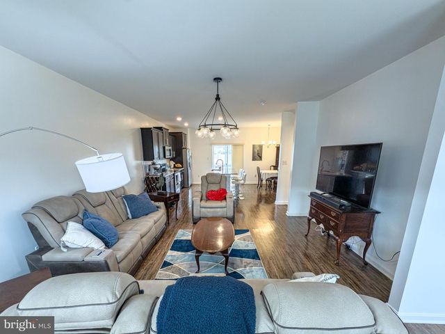 185 DREXEL CT, Martinsburg, WV 25404