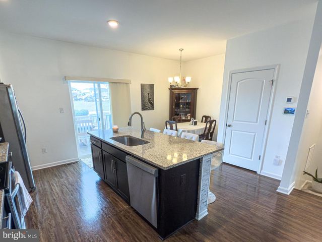 185 DREXEL CT, Martinsburg, WV 25404