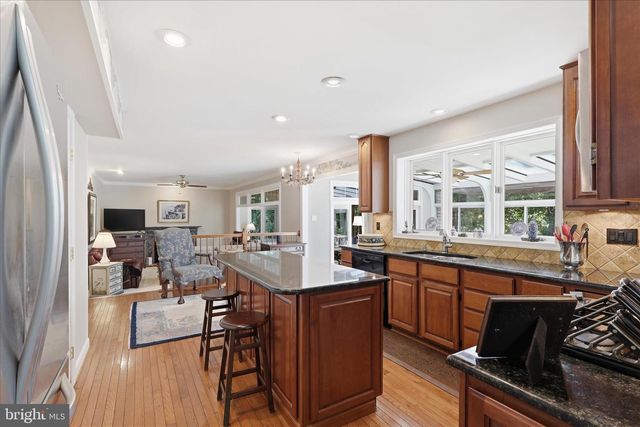 8521 CENTURY OAK CT, Fairfax Station, VA 22039