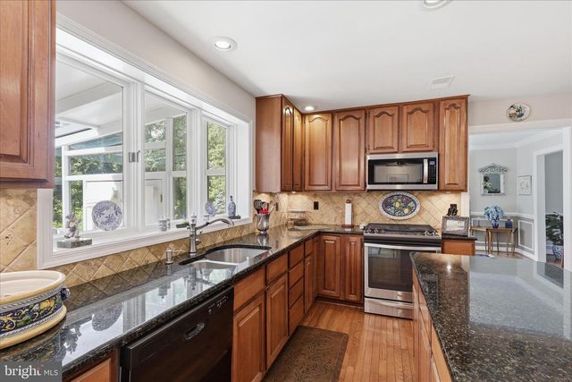 8521 CENTURY OAK CT, Fairfax Station, VA 22039