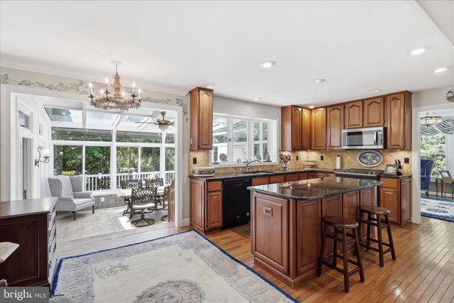 8521 CENTURY OAK CT, Fairfax Station, VA 22039