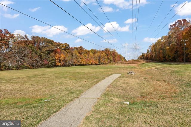 8521 CENTURY OAK CT, Fairfax Station, VA 22039