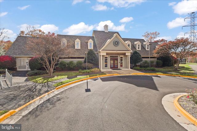 8521 CENTURY OAK CT, Fairfax Station, VA 22039