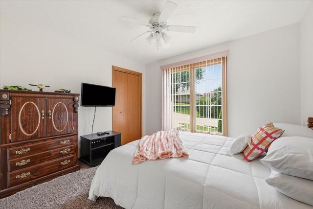 312 BUENA VISTA Circle, Council Bluffs, IA 51503