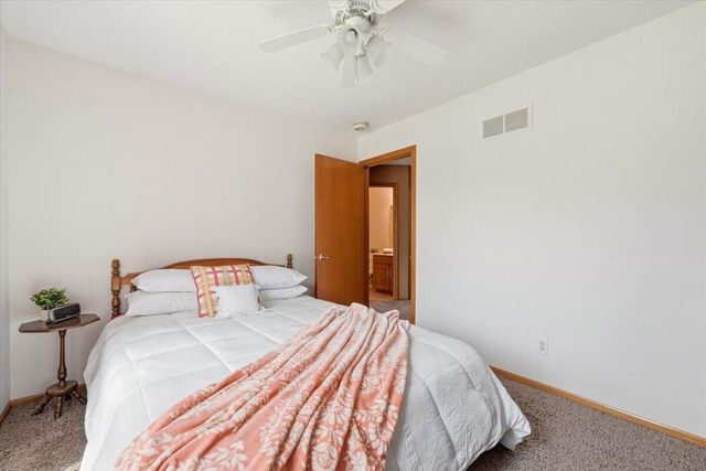 312 BUENA VISTA Circle, Council Bluffs, IA 51503