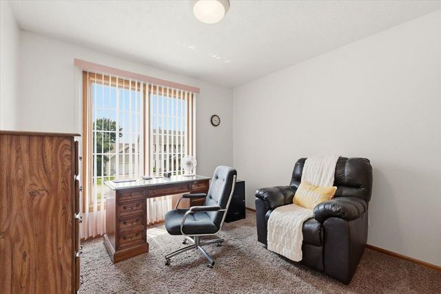 312 BUENA VISTA Circle, Council Bluffs, IA 51503