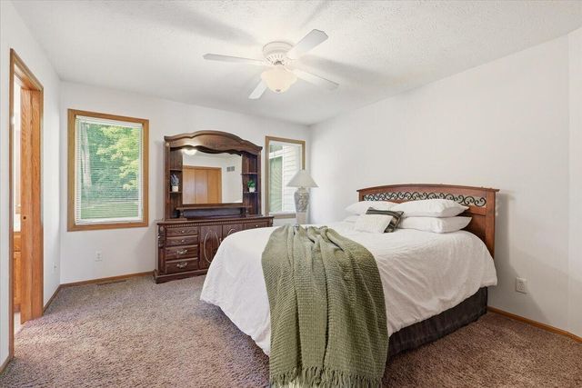 312 BUENA VISTA Circle, Council Bluffs, IA 51503
