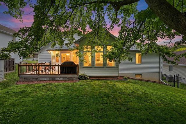 312 BUENA VISTA Circle, Council Bluffs, IA 51503