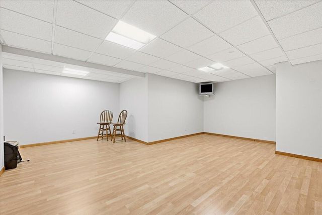 312 BUENA VISTA Circle, Council Bluffs, IA 51503