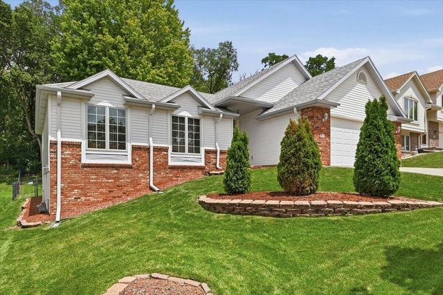 312 BUENA VISTA Circle, Council Bluffs, IA 51503