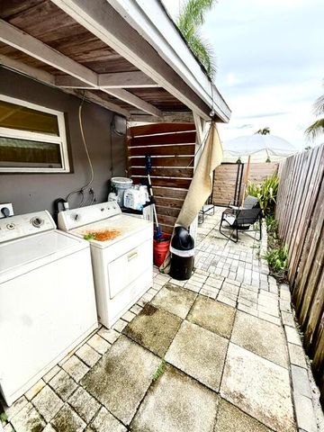 4820 NE 4TH Avenue, Oakland Park, FL 33334