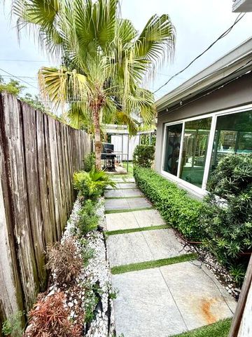 4820 NE 4TH Avenue, Oakland Park, FL 33334