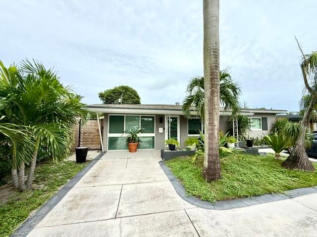 4820 NE 4TH Avenue, Oakland Park, FL 33334