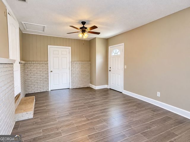 1091 Mountain View Road NW, Conyers, GA 30012
