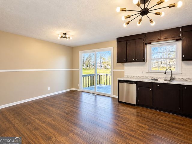 1091 Mountain View Road NW, Conyers, GA 30012