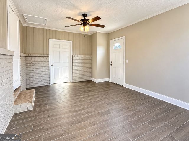 1091 Mountain View Road NW, Conyers, GA 30012