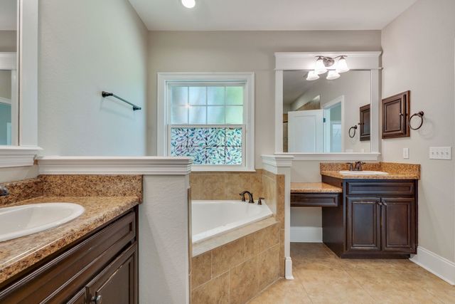 2913 CAYSON RIDGE, Tallahassee, FL 32309