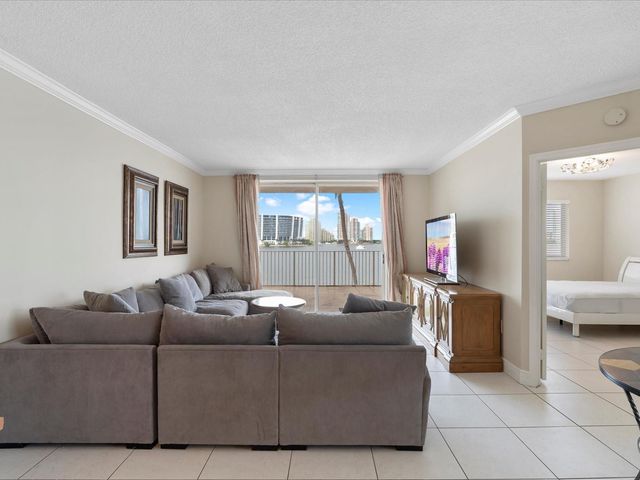 18260 N Bay Road 304, Sunny Isles Beach, FL 33160