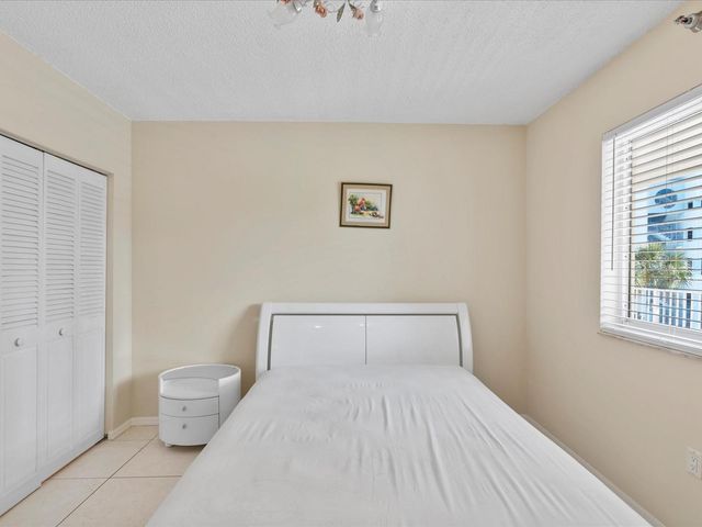 18260 N Bay Road 304, Sunny Isles Beach, FL 33160