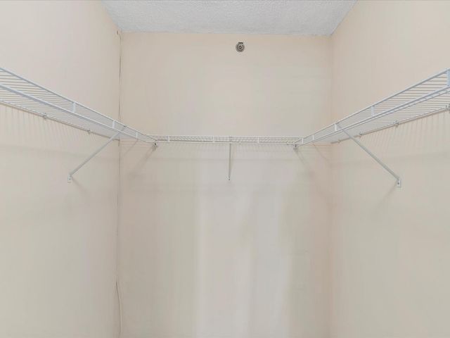 18260 N Bay Road 304, Sunny Isles Beach, FL 33160