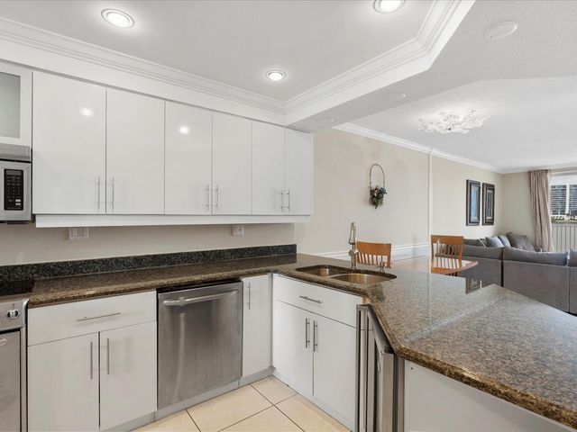 18260 N Bay Road 304, Sunny Isles Beach, FL 33160