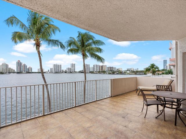 18260 N Bay Road 304, Sunny Isles Beach, FL 33160