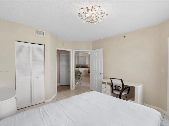 18260 N Bay Road 304, Sunny Isles Beach, FL 33160
