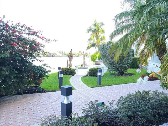 18260 N Bay Road 304, Sunny Isles Beach, FL 33160