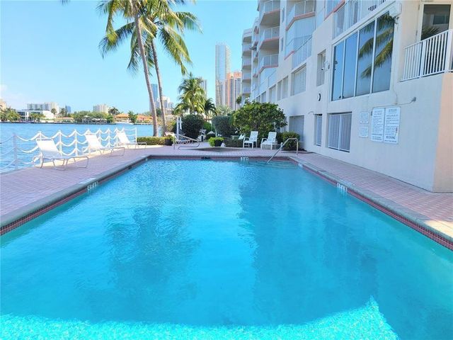 18260 N Bay Road 304, Sunny Isles Beach, FL 33160
