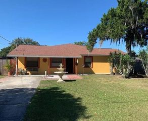 709 N DISSTON, Tavares, FL 32778