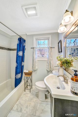 140 Devonwood Drive, Waterbury, CT 06708