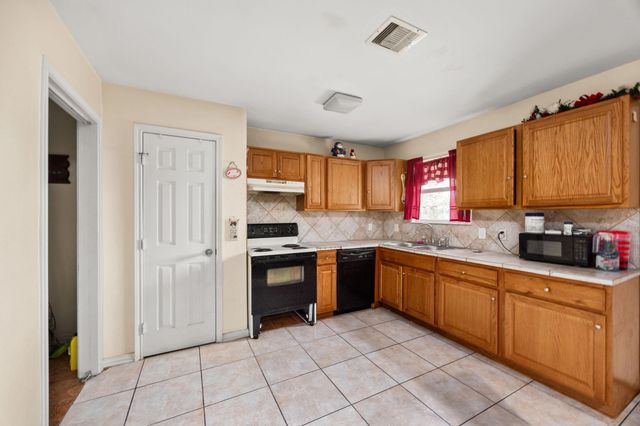 1610 Saint Barbe Street, Hempstead, TX 77445