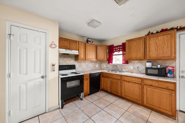 1610 Saint Barbe Street, Hempstead, TX 77445