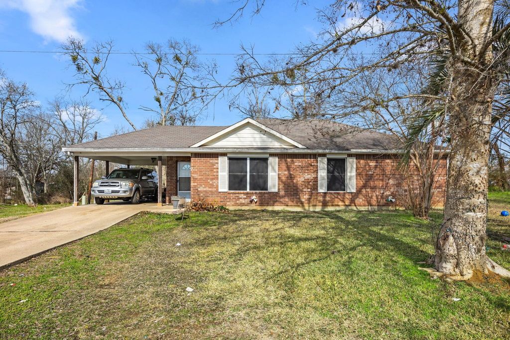 1610 Saint Barbe Street, Hempstead, TX 77445