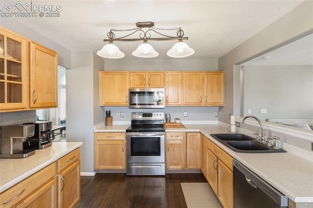 5041 Weaver Drive, Colorado Springs, CO 80922