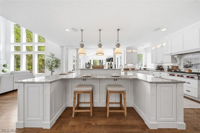 32461 Legacy Pointe Parkway, Avon Lake, OH 44012