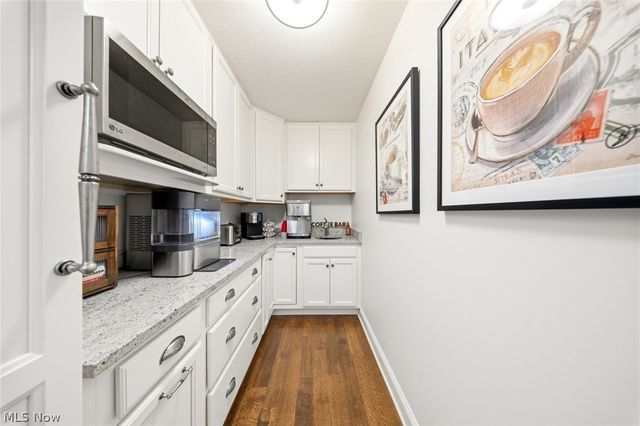 32461 Legacy Pointe Parkway, Avon Lake, OH 44012