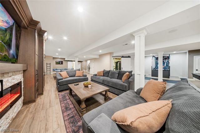 32461 Legacy Pointe Parkway, Avon Lake, OH 44012