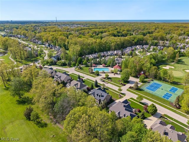 32461 Legacy Pointe Parkway, Avon Lake, OH 44012