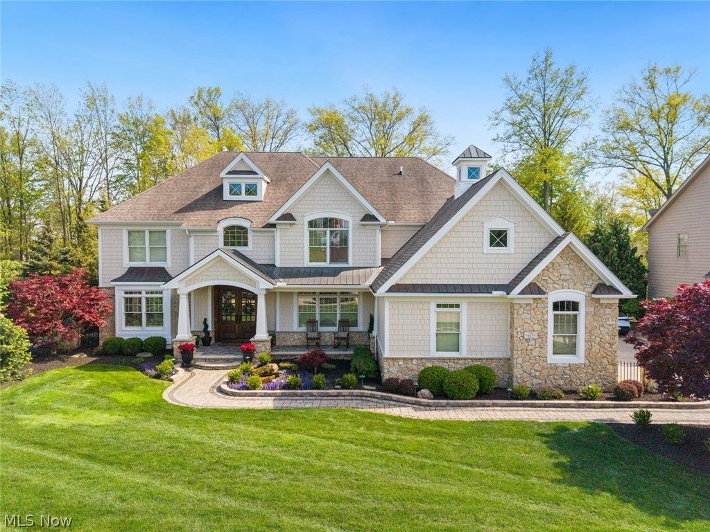 32461 Legacy Pointe Parkway, Avon Lake, OH 44012