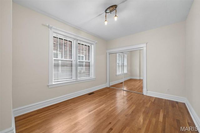 6427 Clayton Road, St Louis, MO 63117
