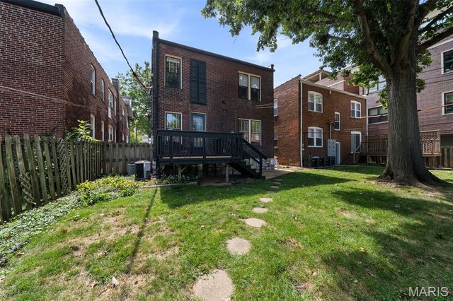 6427 Clayton Road, St Louis, MO 63117