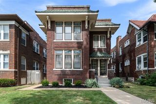 6427 Clayton Road, St Louis, MO 63117