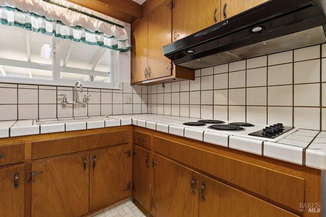 2560 Fraser Ct, Pinole, CA 94564