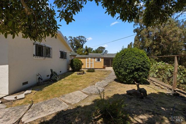 2560 Fraser Ct, Pinole, CA 94564