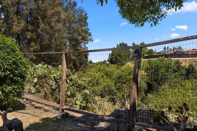 2560 Fraser Ct, Pinole, CA 94564