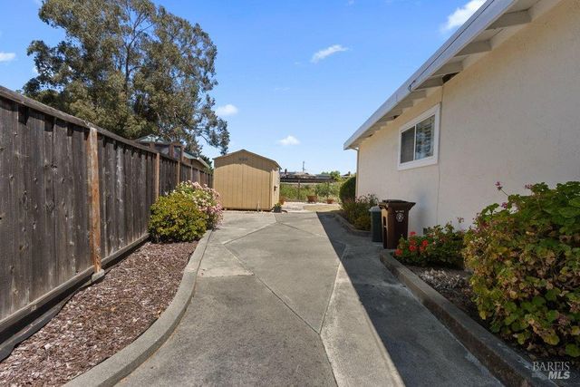 2560 Fraser Ct, Pinole, CA 94564