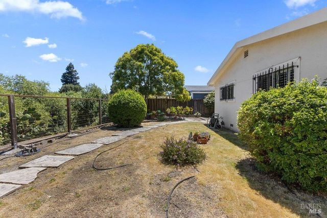 2560 Fraser Ct, Pinole, CA 94564